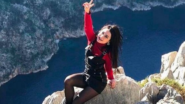 Quiso celebrar el fin de su cuarentena con una foto y murió tras caer de un barranco