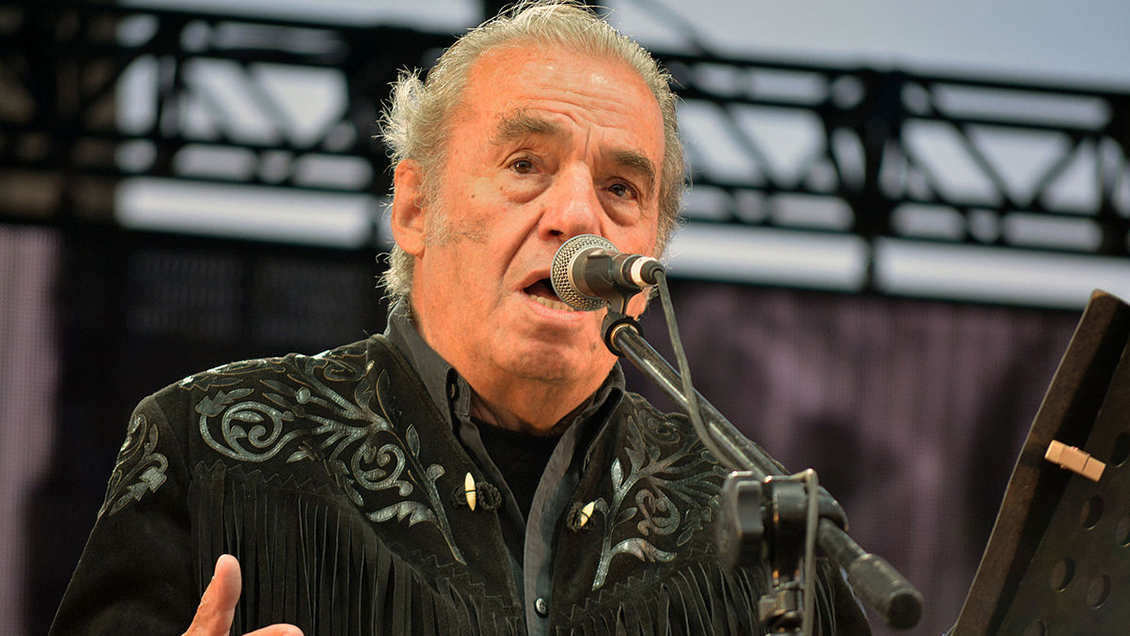 A los 85 años murió el cantante Óscar Chávez por coronavirus