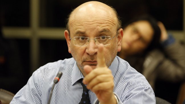 Diputado PS: El Gobierno no puede echarle la culpa a la gente, cuando ésta le hizo caso él