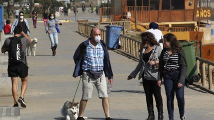 Decenas de personas tomaron el sol en playas de Viña del Mar