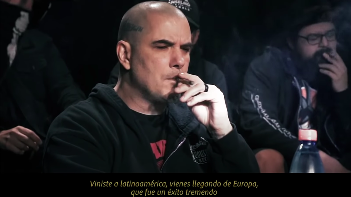 Voz de Pantera fumó y habló de su amor a la marihuana en programa chileno