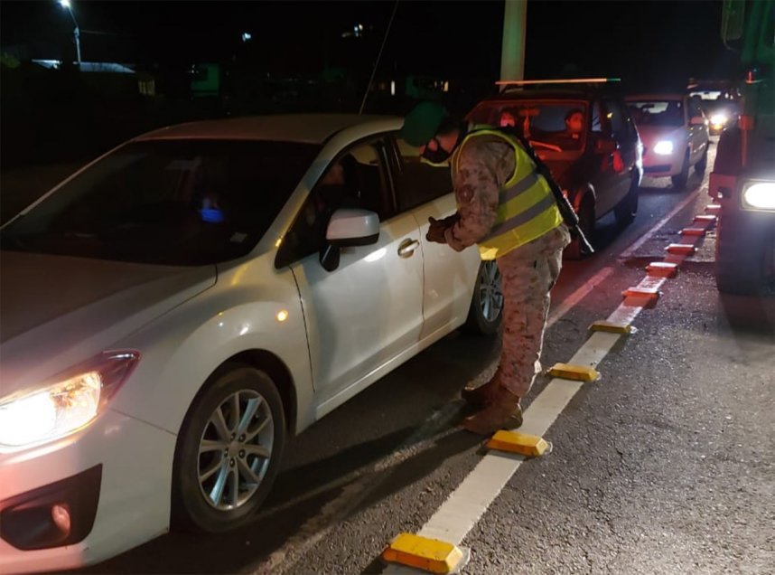 Más de 500 vehículos que intentaban pasar al Ñuble este fin de semana largo fueron devueltos