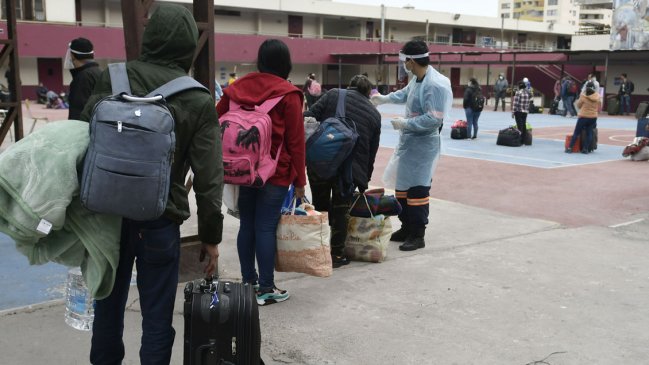 Alcalde de Iquique recurrirá a Contraloría tras brote de Covid-19 en albergue para ciudadanos bolivianos