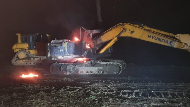 Investigan ataque incendiario que afectó a tres máquinas en Freire