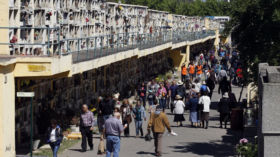 Trabajadores de cementerios: No se debería abrir el día de la madre