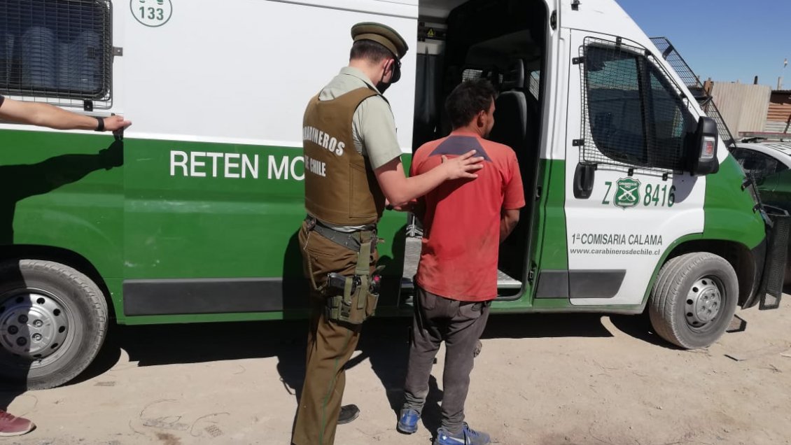 Dos hermanos fueron detenidos en Calama por el robo de un vehículo