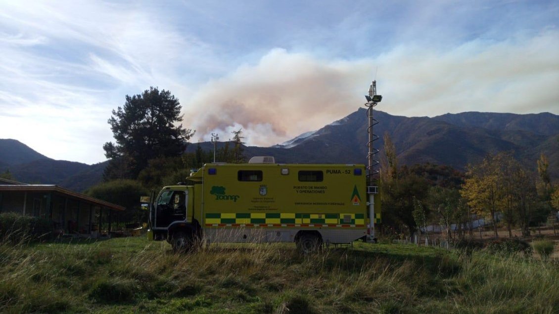Incendio forestal mantiene en alerta roja a la provincia de Marga-Marga