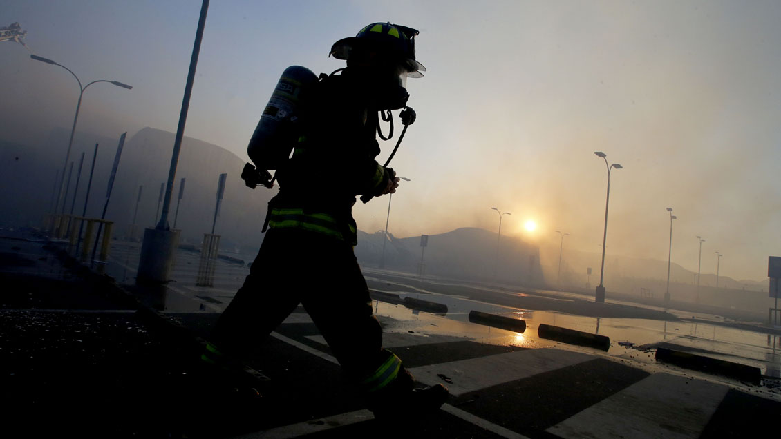 Bomberos pide al Gobierno revertir recorte, mientras 