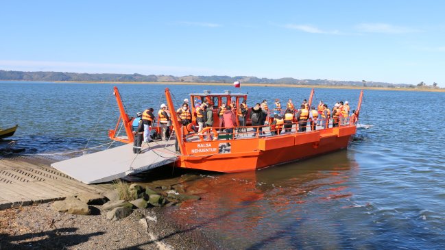 Comenzó a funcionar balsa que conectará Nehuentúe con Puerto Saavedra en La Araucanía