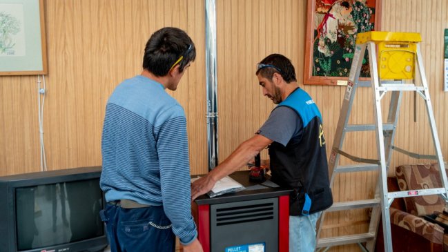 Autoridades buscan continuidad del plan de recambio de calefactores en Chillán y Chillán Viejo