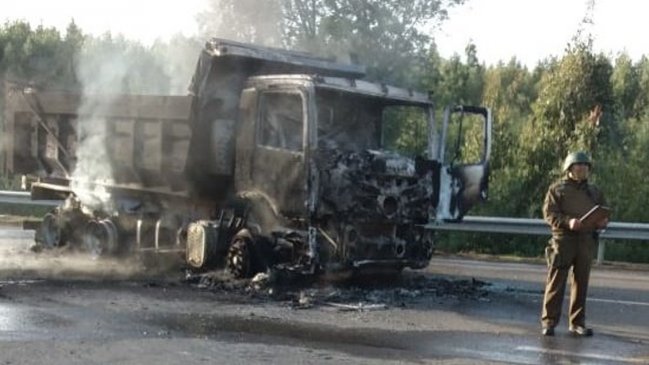 PDI investiga ataque incendiario contra camiones en el Biobío