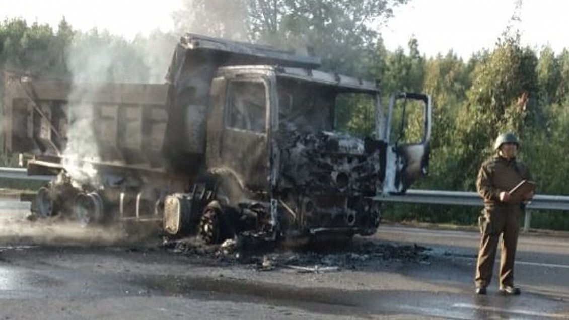 PDI investiga ataque incendiario contra camiones en el Biobío