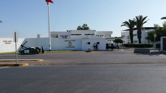 Maleta abandonada en la Cuarta Zona Naval movilizó a Carabineros en Iquique