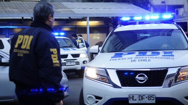 Pareja de Bulnes intentó deshacerse de droga lanzándola a una casa vecina durante allanamiento