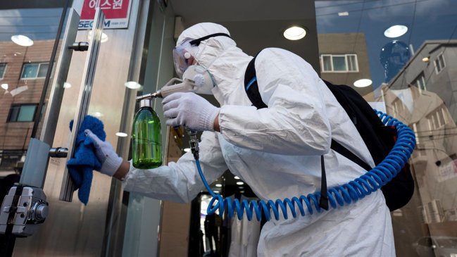 OMS: Los países evitarán nueva ola de Covid-19 si identifican rápidamente brotes en grupos