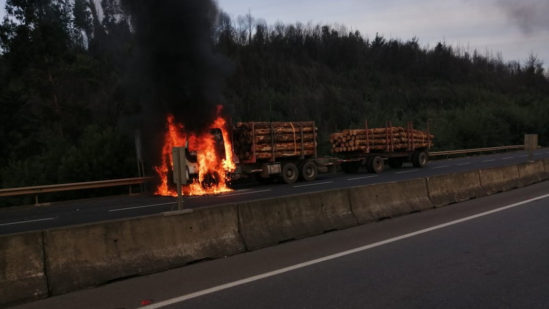 Gobierno se querella por quema de camiones en Collipulli