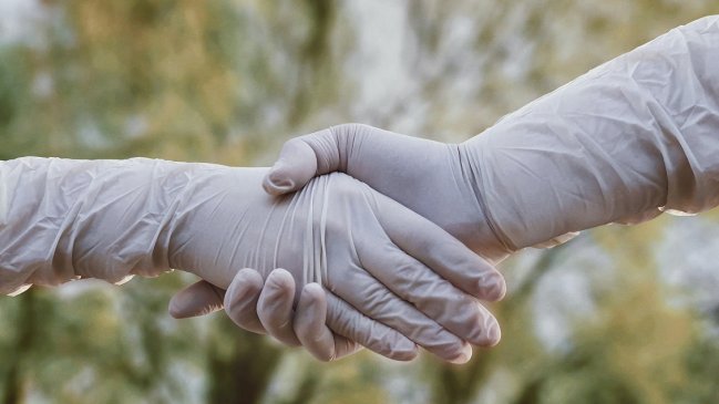 Holanda recomienda a los solteros encontrar una pareja sexual para cuarentena