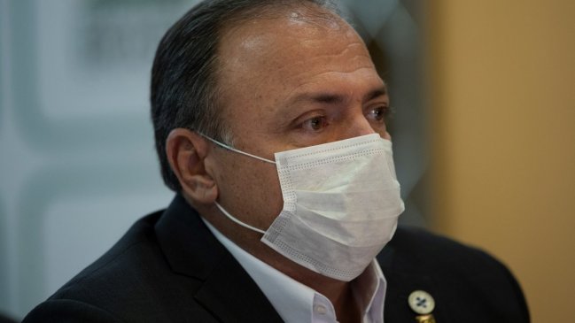 Un militar sin experiencia asumió como ministro interino de Salud en Brasil