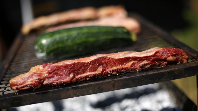 Tres amigos se juntaron a compartir un asado y uno de ellos murió apuñalado