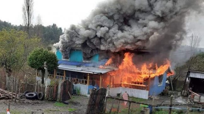 Un mujer falleció en el incendio de su casa en Quellón