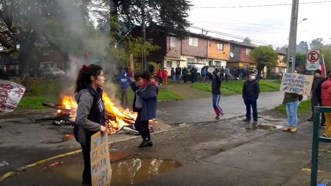 Osorno: Habitantes de una toma bloquearon calle exigiendo alimentos
