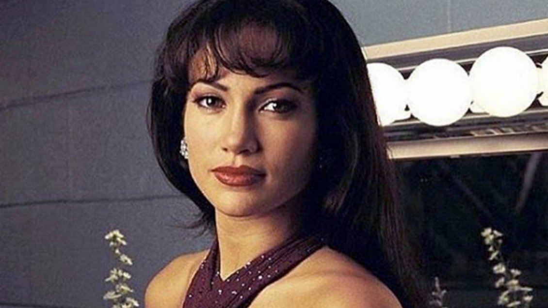 Revelan escenas nunca vistas de Jennifer Lopez como Selena Quintanilla