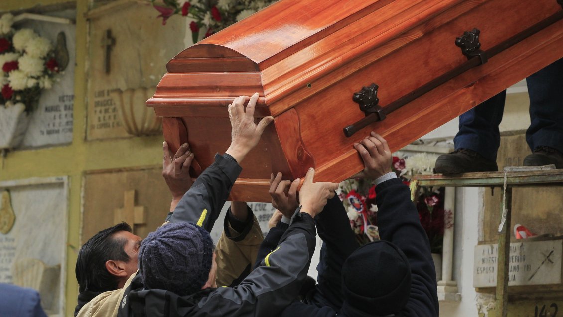 Hospital de Antofagasta entregó cuerpo equivocado de fallecida por Covid-19 a familia