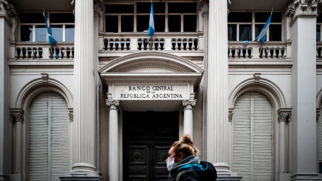 Argentina alargó plazo para lograr acuerdo en reestructuración de su deuda