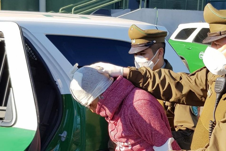 Chillán: Motociclista se lanzó a estero para evadir control policial durante el toque de queda