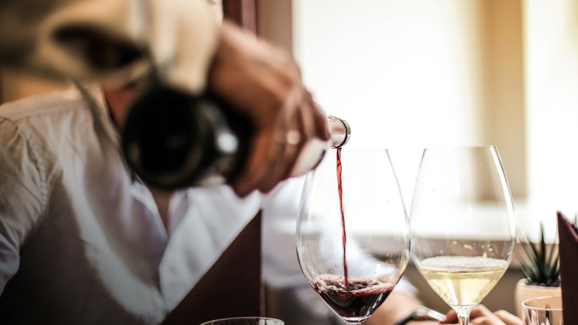 Viñas lanzaron campaña para ayudar a mozos y garzones afectados por falta de trabajo