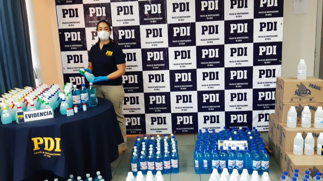 Incautan más de 600 litros de alcohol gel sin autorización sanitaria en Arica