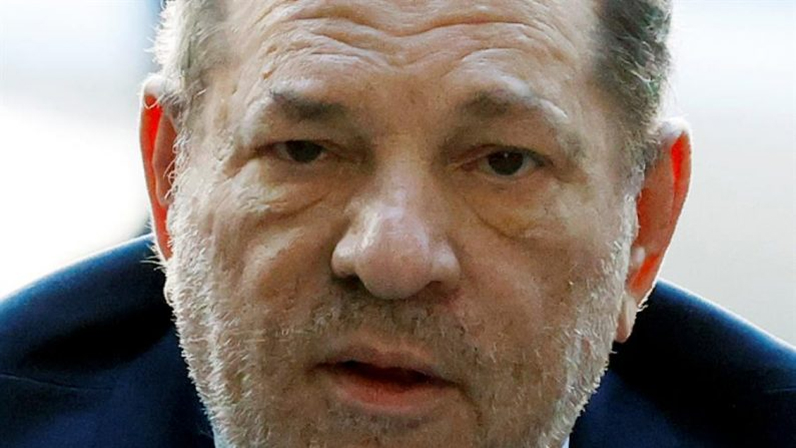 Harvey Weinstein es acusado de cuatro nuevos delitos sexuales, uno de ellos a una menor