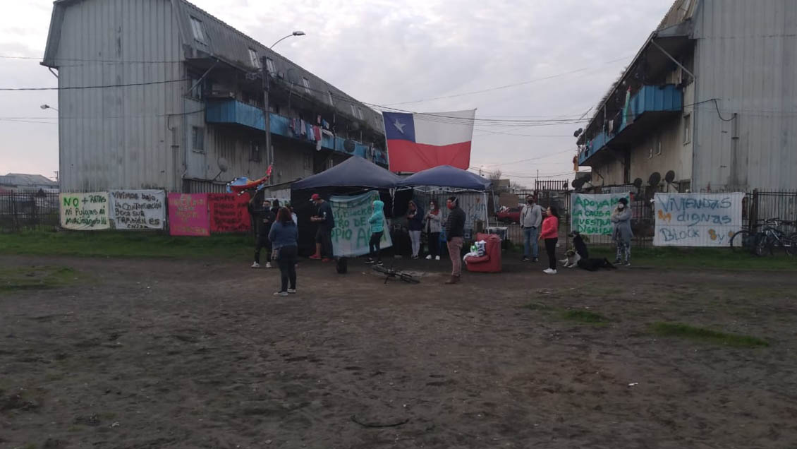 Sin trabajo y plagados de ratones y murciélagos: El drama de quienes aún viven en los 