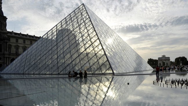 Museo de Louvre confirma reapertura de sus puertas tras casi tres meses