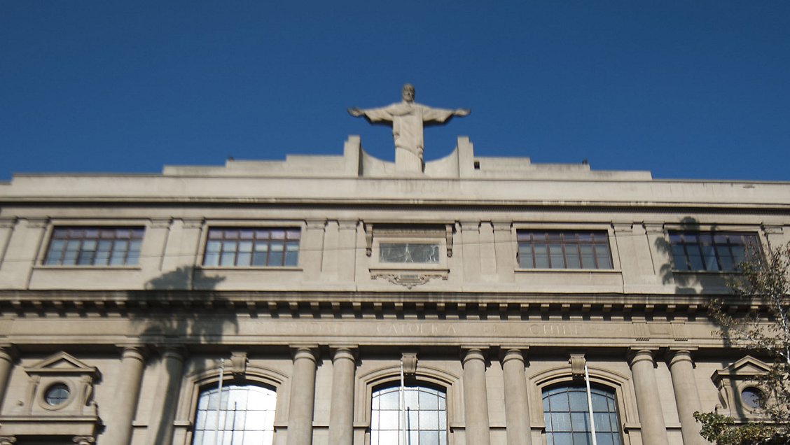 Universidad Católica cerrará su primer semestre con clases a distancia