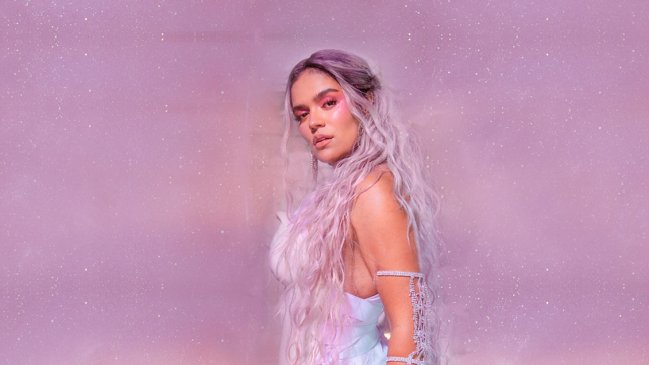 Karol G ofrece disculpas tras extraño mensaje anti racismo