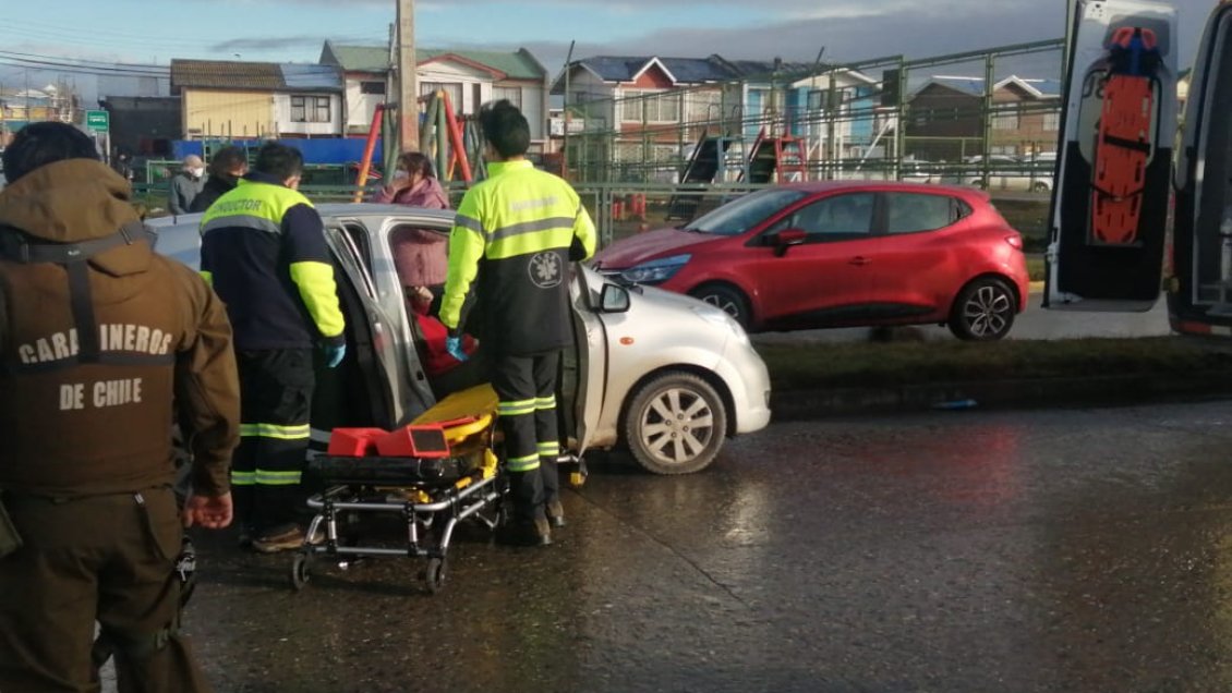 Accidente de tránsito dejó dos personas lesionadas en Punta Arenas