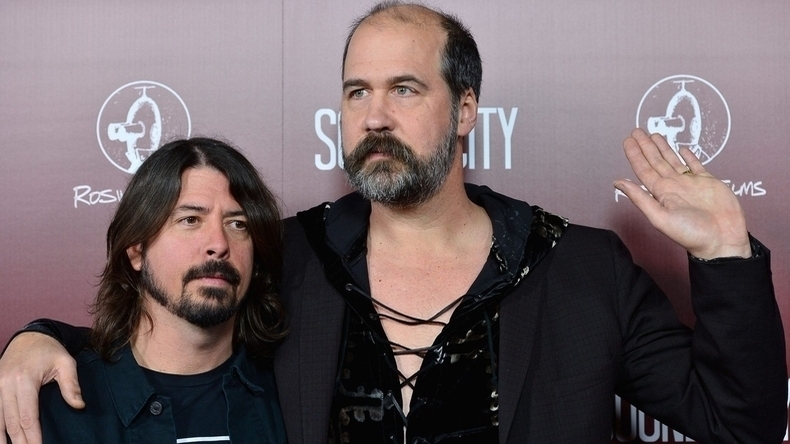 Ex bajista de Nirvana cerró su Twitter luego de elogiar acciones de Donald Trump