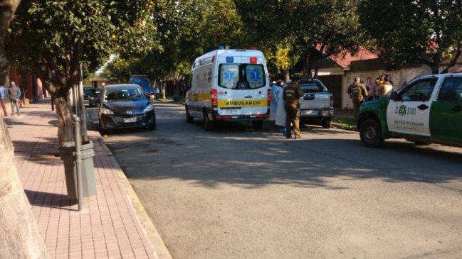 Hombre apuñalado murió al chocar su auto cuando iba al Hospital en Villa Alegre