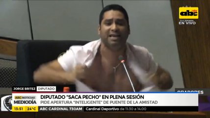   Diputado se desnudó en acalorada sesión en Paraguay 