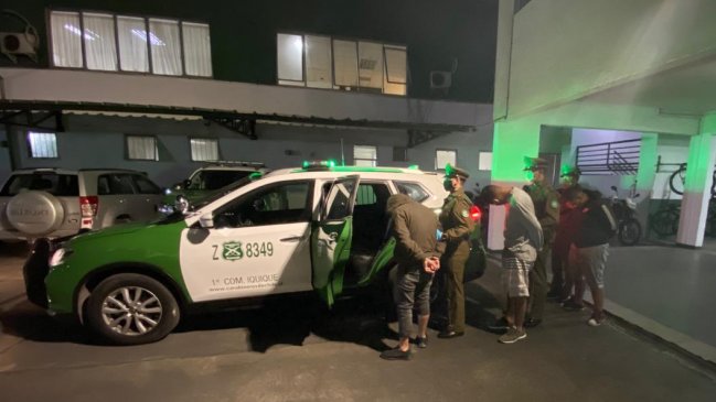 Fiscalización de cuarentena sorprendió a sujetos con arma de fuego y sin permisos en Iquique