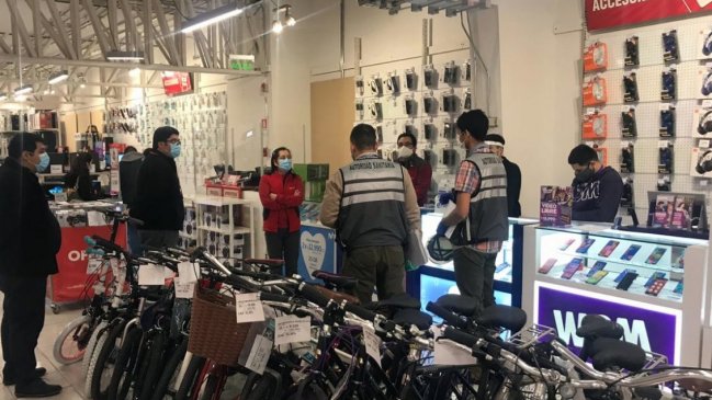 Inician sumario sanitario contra tienda Abcdin en Chillán por incumplir protocolos Covid-19