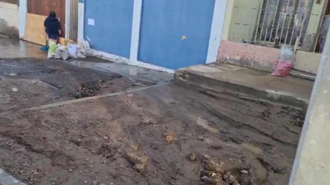 Rotura de matriz en Antofagasta: Casas inundadas, calles anegadas y 350 clientes sin suministro