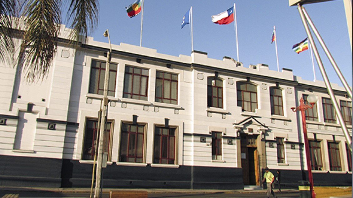 Anuncian sumario sanitario a la Municipalidad de Arica tras presunto foco de contagio de Covid-19