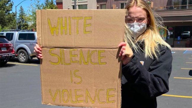 Sophie Turner respondió a hombre que pidió fin a la violencia en Estados Unidos