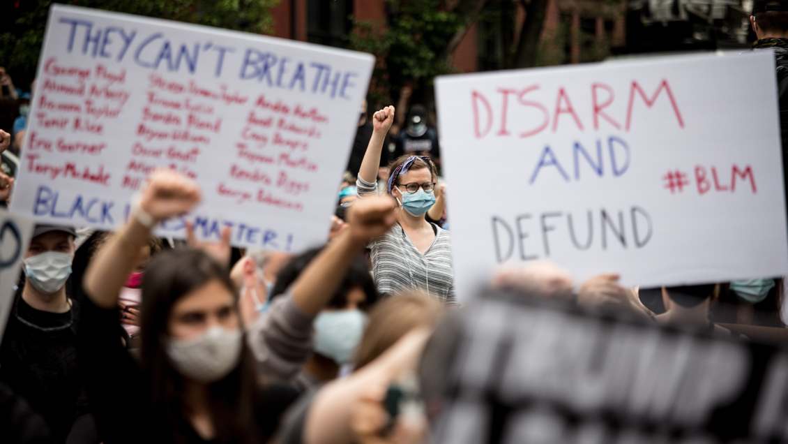 Nueva York quitará recursos a la Policía y los destinará a servicios sociales y para la juventud