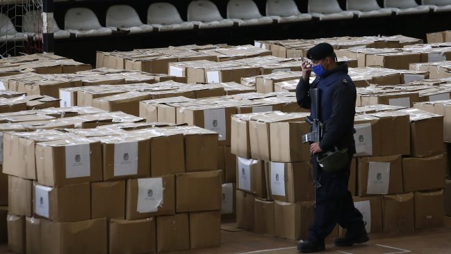 Gobierno aumenta cajas de alimentos para San Antonio y posterga a otras comunas