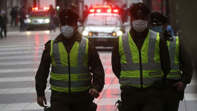 Por porfiados: Dos hombres van a prisión tras incumplir cuatro veces las medidas sanitarias