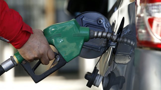 Precios de las bencinas cumplen 14 semanas consecutiva de bajas: Ya han caído 100 pesos