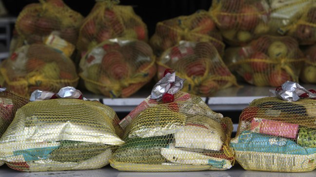 Diputado recurre a Contraloría para que investigue canastas de alimentos de Junaeb